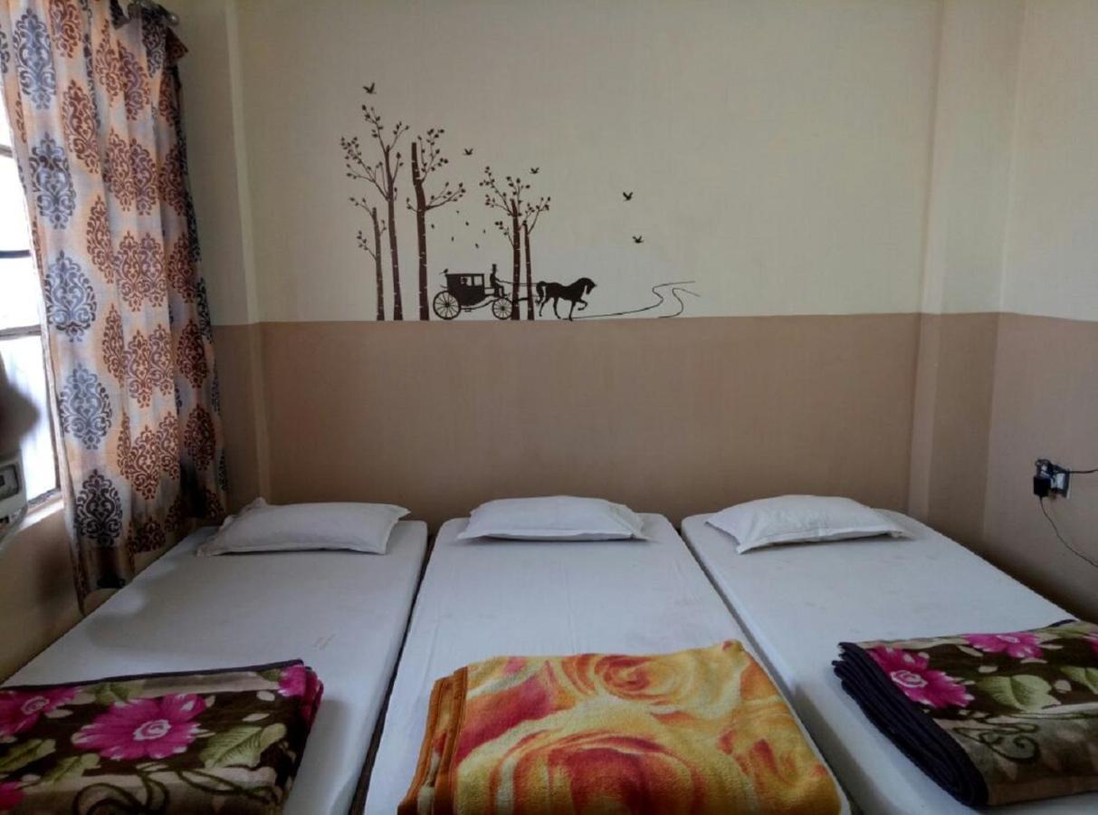 Swastik Guest House Βαρανάσι Εξωτερικό φωτογραφία